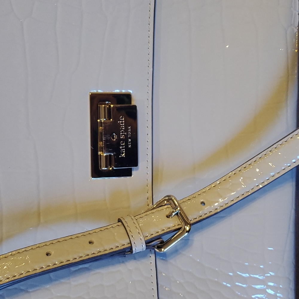 Kate Spade croc embossed leather purse - Picture 6 of 13